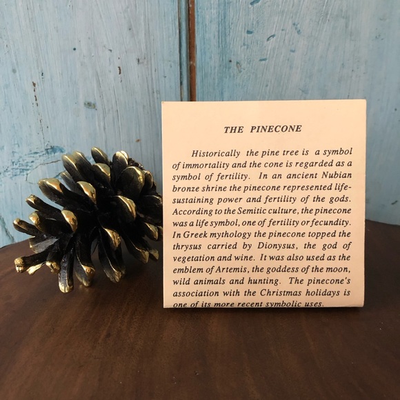 A real pinecone made from bronze using “lost wax” casting process - Picture 8 of 14